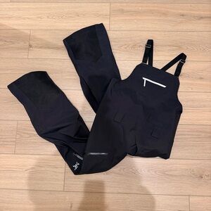 Arc’teryx Women’s Black Sentinel Bib Ski Pants